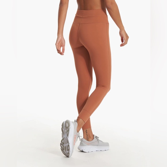 Vuori Daily Legging - Picture 2 of 12